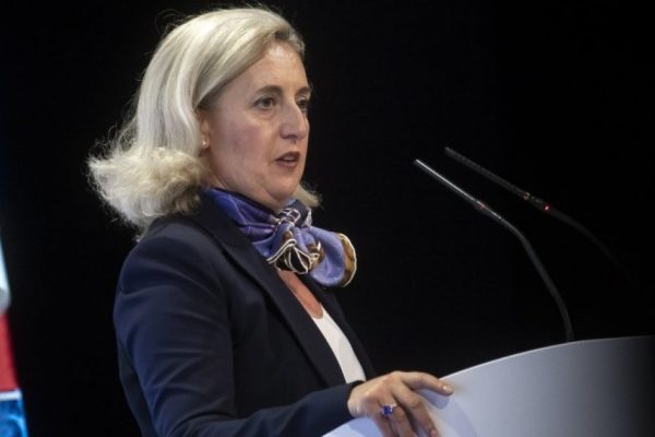 Lei non è d'accordo, chissà perché.